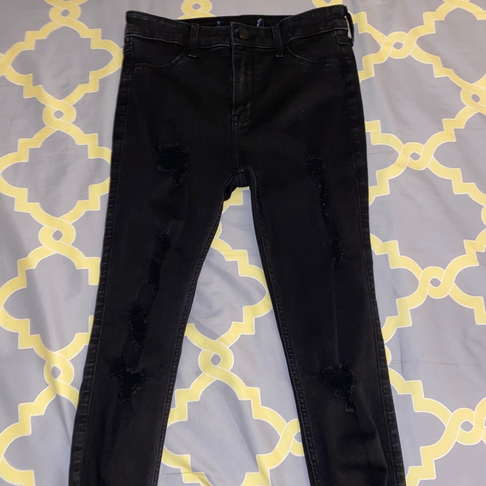 Women’s Size 4 Black Ripped Jeans